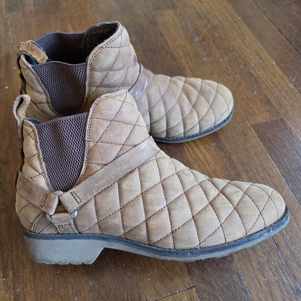 Quilted Ankle Teva Bootie - Tan
